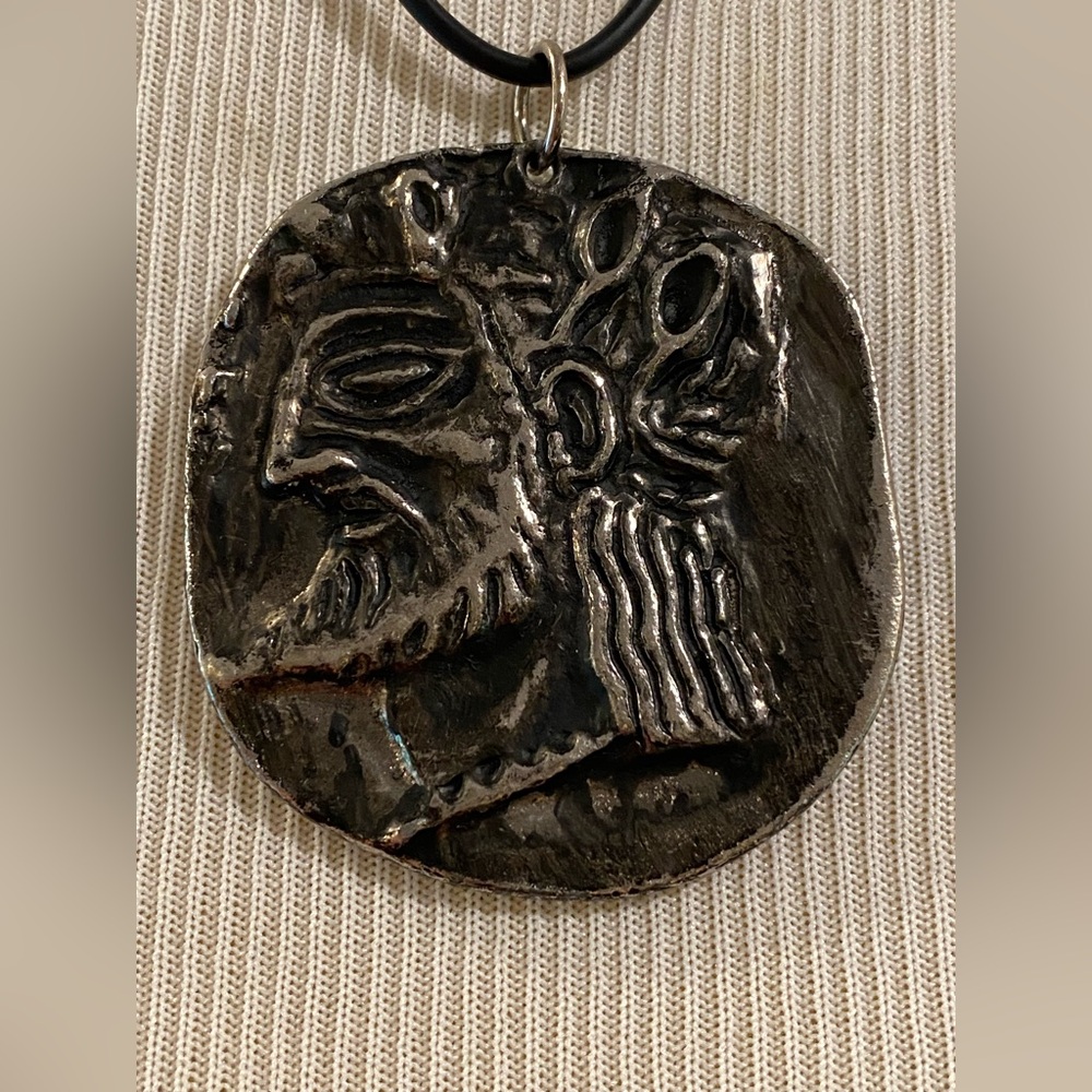 Dionysus Pendant Necklace - Picture 2 of 7